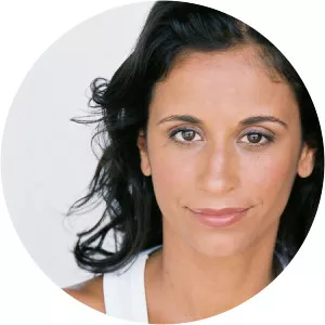 Claudine Barros