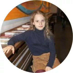 Cloé Albertine Heinrich - Actress