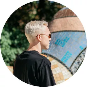 clqqng - Musical artist