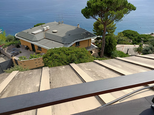 Comunione Pineta Di Arenzano - City or town hall in Arenzano, Italy