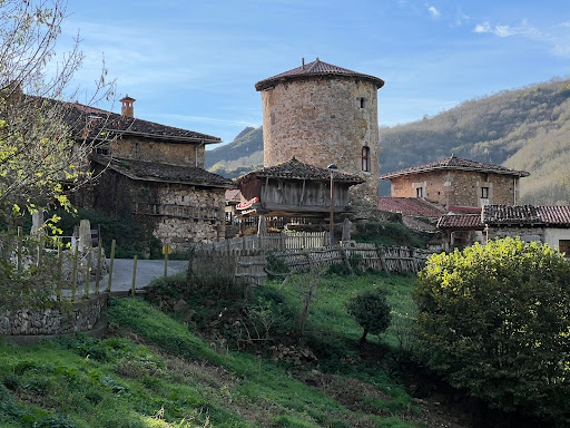 Conjunto Medieval de Banduxu - Historical landmark in Bandujo, Spain