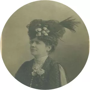 Consuelo Álvarez Pool