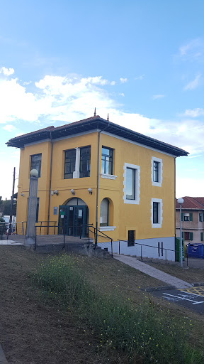 Consultorio Local de Tresona/Trasona - Public medical center in Trasona, Spain