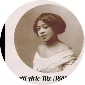 Coretti Arle-Titz - Singer