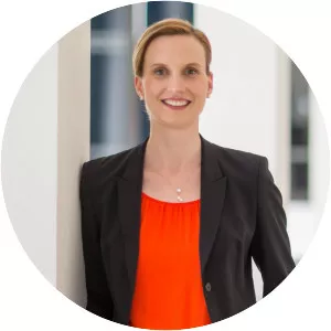 Corinna Ewelt-Knauer