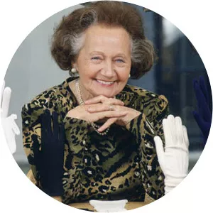 Cornelia James - British glovemaker