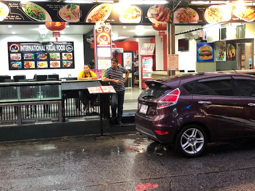 Corner Food Station Patong Phuket - Restaurant