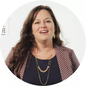 Courtney Macavinta - Author