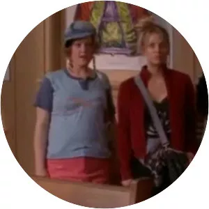 Crimes of Fashion - 2004 ‧ Comedy/Mafia ‧ 1h 30m