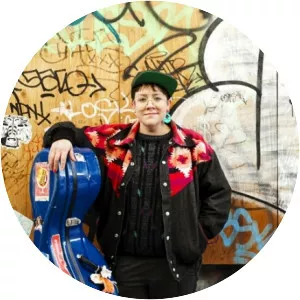 Cris Derksen - Cellist