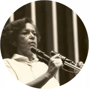 Cristina Tavares - Brazilian author