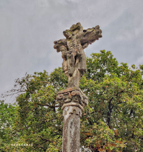 Cruceiro con abrazo de fraile