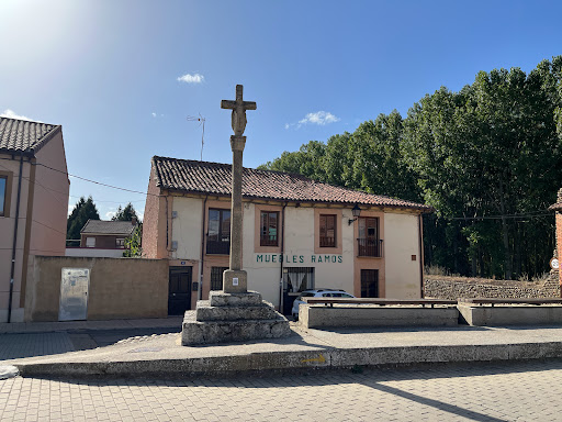 Crucero del Puente - Historical landmark in Mansilla de las Mulas, Spain
