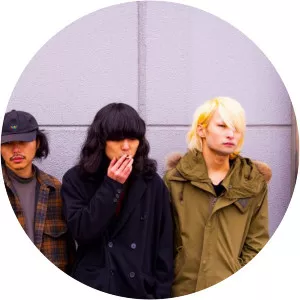 CRYAMY - Musical band