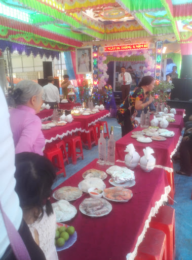 Cua Hang Tap Hoa Nien Mao - Grocery store