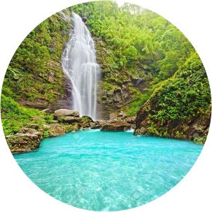 cuong temple cascada de khe kem