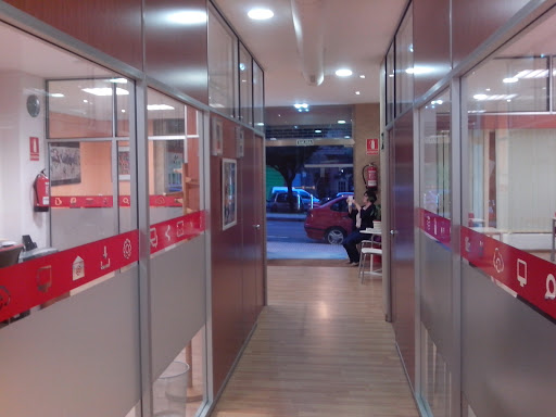 Cursos E-learning - Co-ed school in Oviedo, Spain