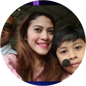 Cynthia Riza - Giring Ganesha's wife