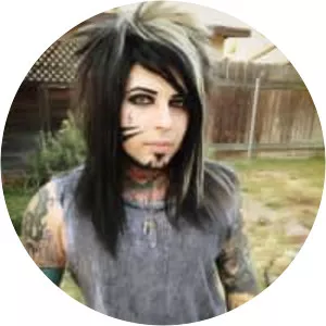 Dahvie Vanity - Singer