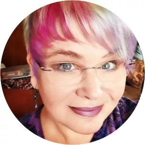 Daisy Connolly photograph