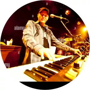 Dale Wallace Musician