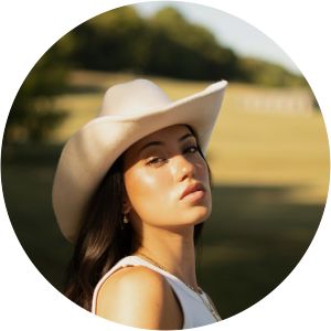 Dallas Caroline - Singer