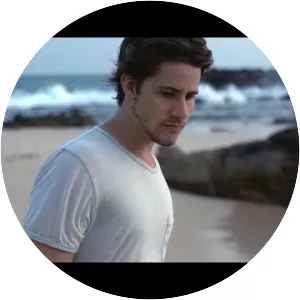 Damian Lynn - Singer-songwriter