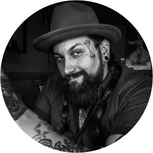 Damian Wyldes Singer