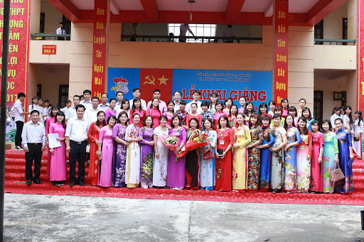 Dan Phuong High School