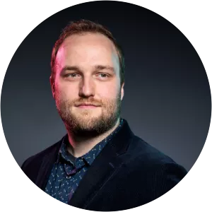 Dan Seifert - Editor