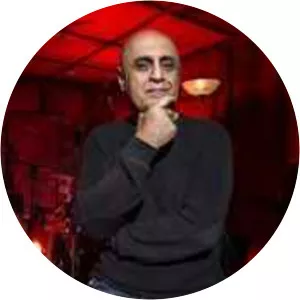 dana lapidot ya'akov lamai