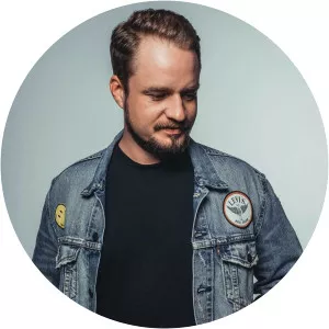 danielle diaz roger horton - Musical artist