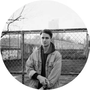 Dans Mon Salon - Musical artist