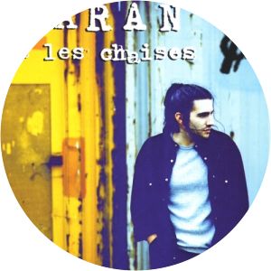 Daran et les chaises