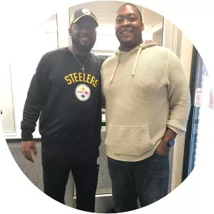 Darnell Stapleton - American football player