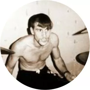 Dave ' Grave' Hollingshead - Musical artist