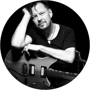 Dave Leslie - Musical artist