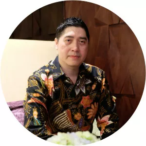 Dave Maramis - Cornelia Agatha's father