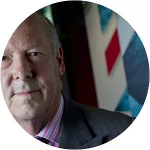 David Hart Dyke - Officer