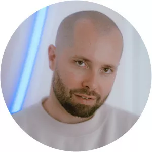 robyn the bank david puentez