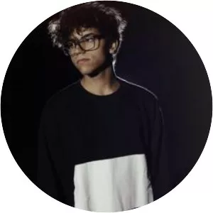 Davide Kharfi - Musical artist