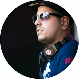 Davoodi - Musical artist