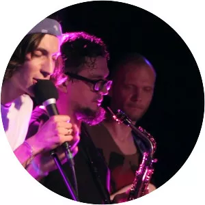 Dayte tank (!) - Musical group