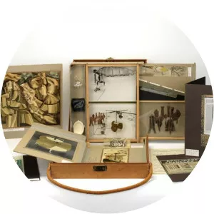 De ou par Marcel Duchamp ou Rrose Sélavy - La Boîte-en-valise