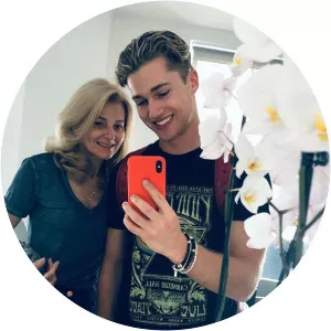 Debi Pritchard photograph