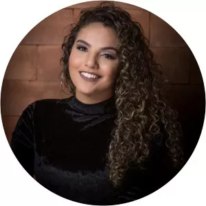 Débora Reis - Singer