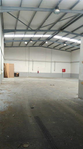 Decanter - Distribution service in Portugal