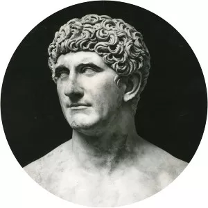 Decimus Junius Brutus Albinus - General