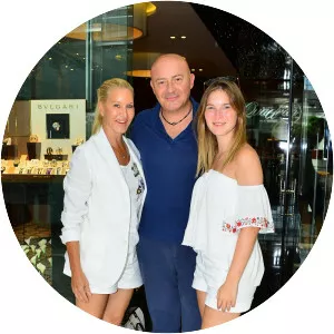 Defne Şahenk - Ferit Şahenk's daughter