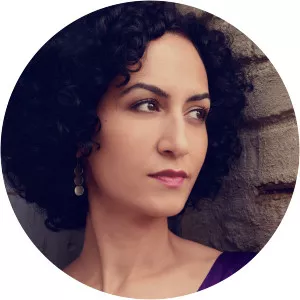 Defne Şahin - Singer